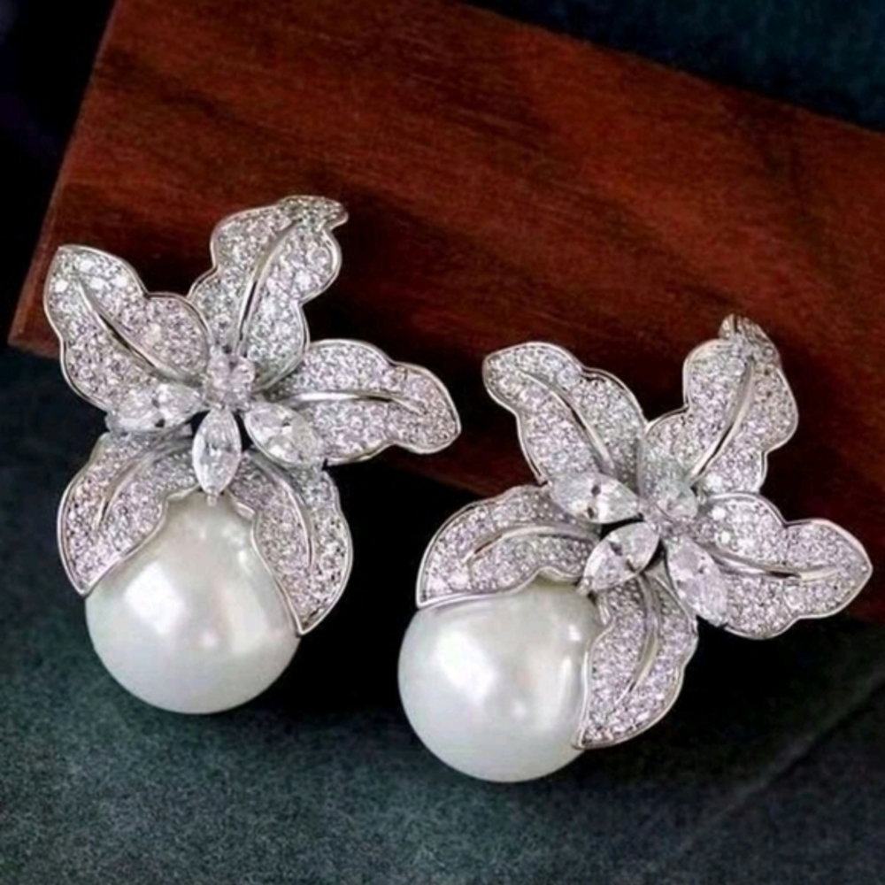 BOSTON PROPER RHINESTONE PEARL DROP EARRINGS 2 - Picture 3 of 3